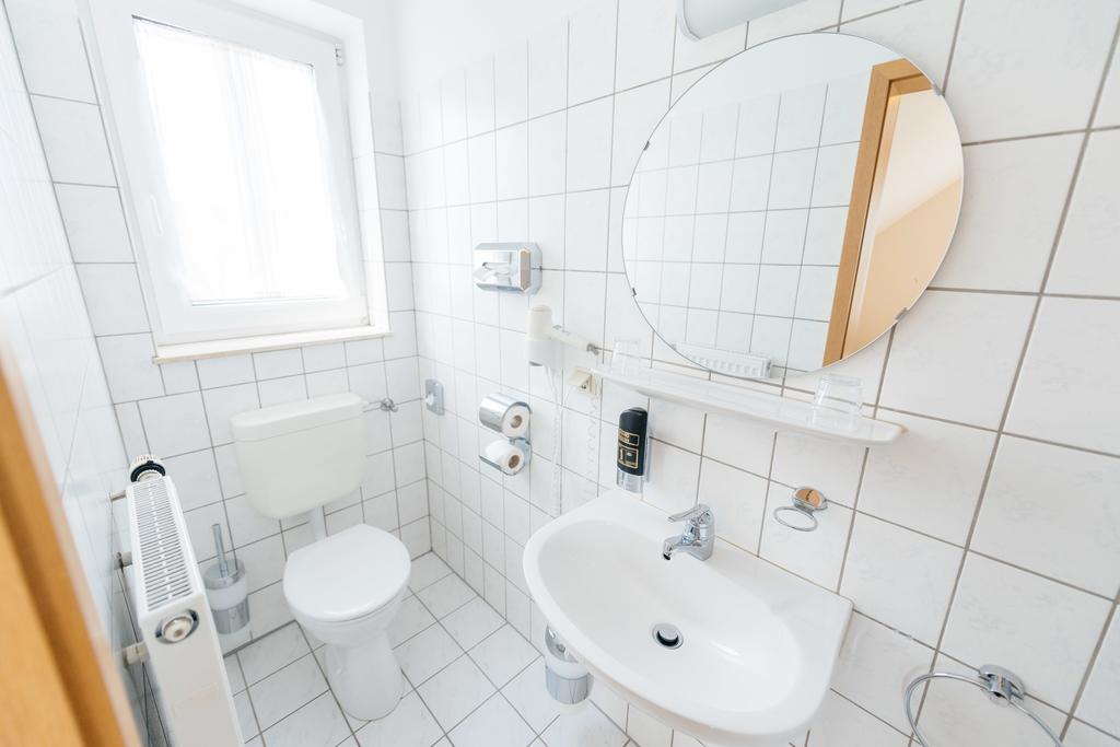 Hotel Rhoenhof Hünfeld エクステリア 写真