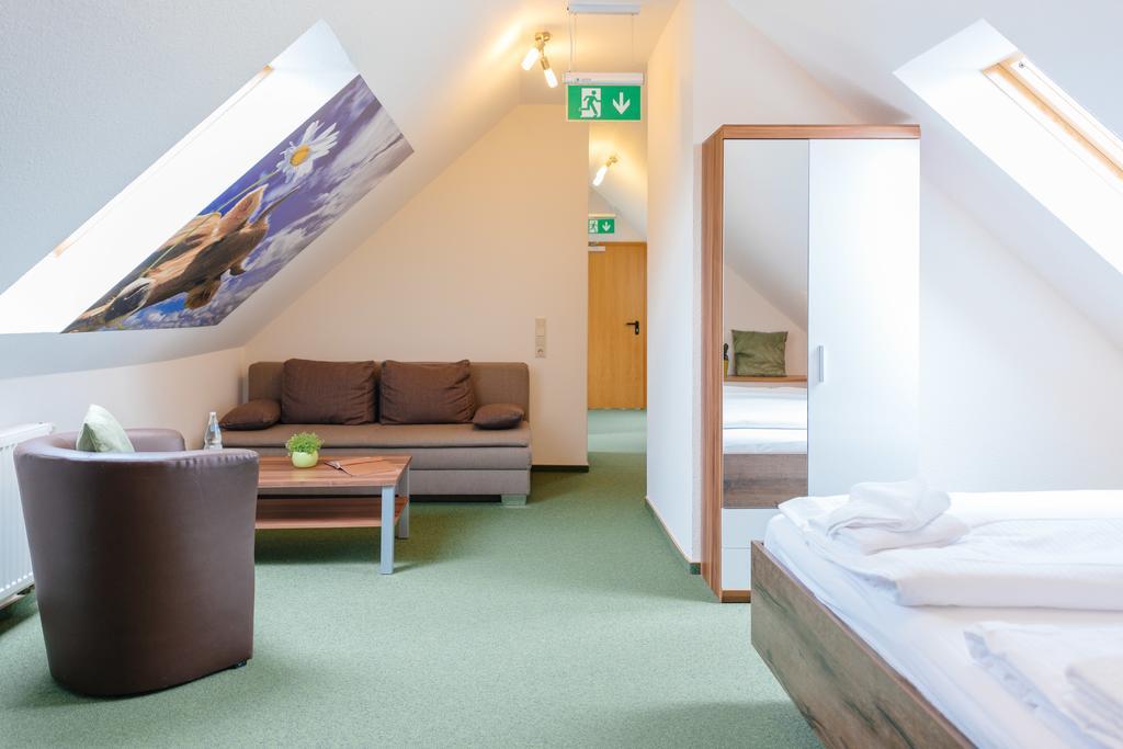 Hotel Rhoenhof Hünfeld エクステリア 写真