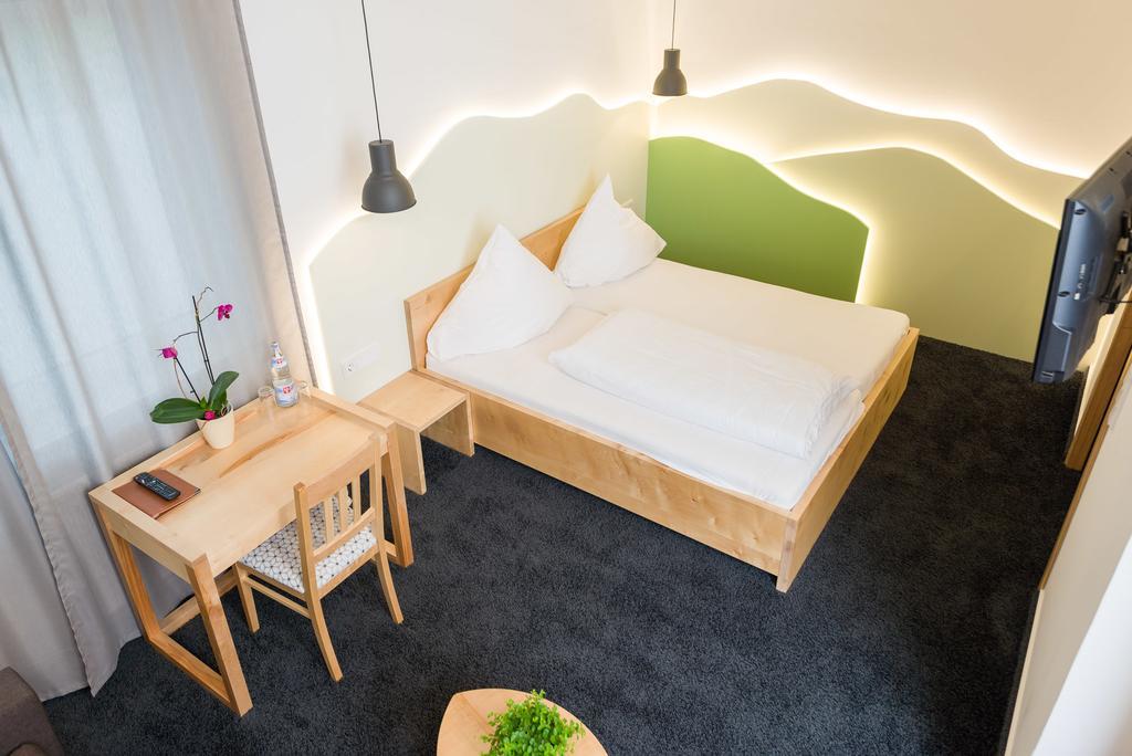 Hotel Rhoenhof Hünfeld エクステリア 写真