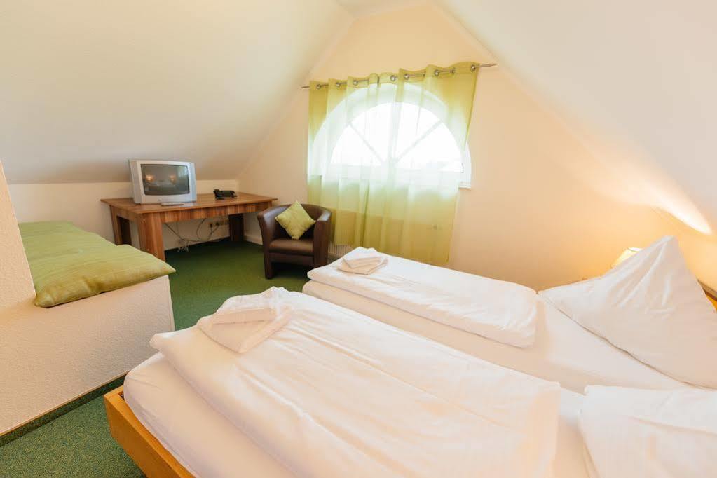 Hotel Rhoenhof Hünfeld エクステリア 写真